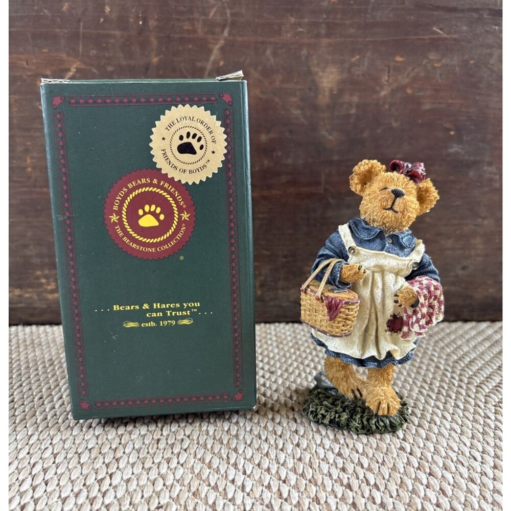 Vintage BOYDS BEARS Molly B. Berriweather Teddy Bear's Picnic Figurine In‎ Box